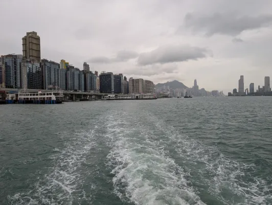 https://d2rzpmb54mcyw0.cloudfront.net/content/guides/hong-kong/ferry4.webp
