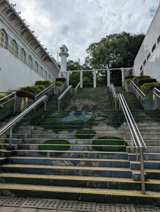 https://d2rzpmb54mcyw0.cloudfront.net/content/guides/hong-kong/kowloon-park5.webp