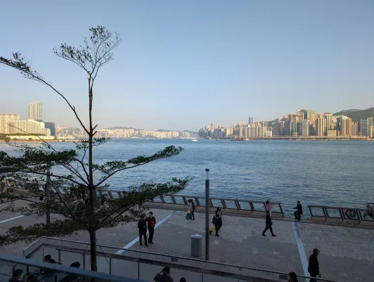 https://d2rzpmb54mcyw0.cloudfront.net/content/guides/hong-kong/starbucks2.webp