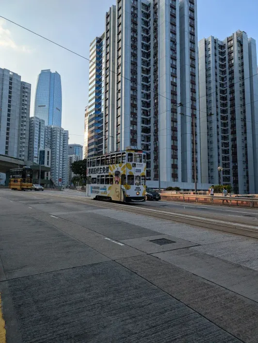 https://d2rzpmb54mcyw0.cloudfront.net/content/guides/hong-kong/tram3.webp