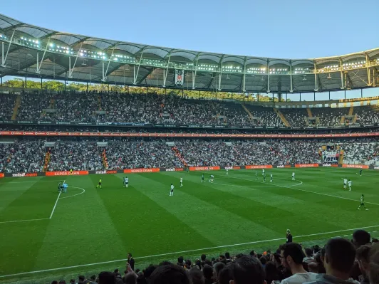 https://d2rzpmb54mcyw0.cloudfront.net/content/guides/istanbul/besiktas2.webp