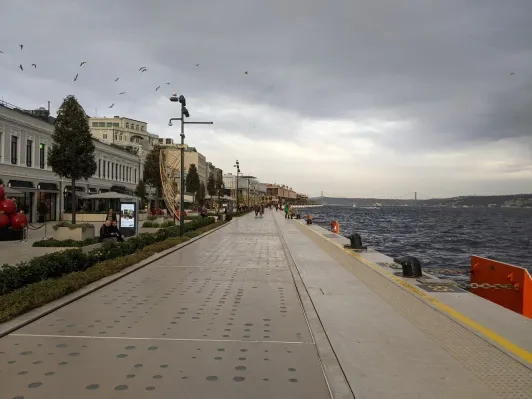 https://d2rzpmb54mcyw0.cloudfront.net/content/guides/istanbul/galata-port3.webp
