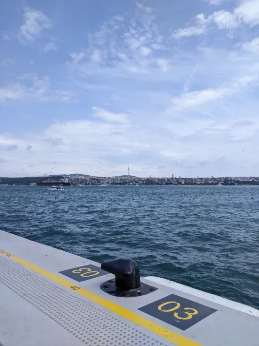 https://d2rzpmb54mcyw0.cloudfront.net/content/guides/istanbul/galata-port5.webp