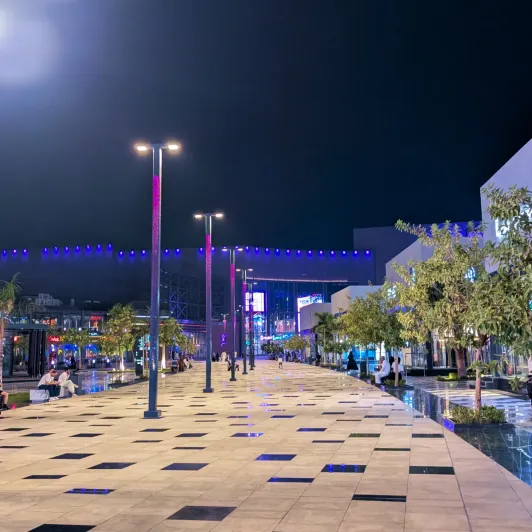 https://d2rzpmb54mcyw0.cloudfront.net/content/guides/jeddah/cenomi-u-walk3.webp