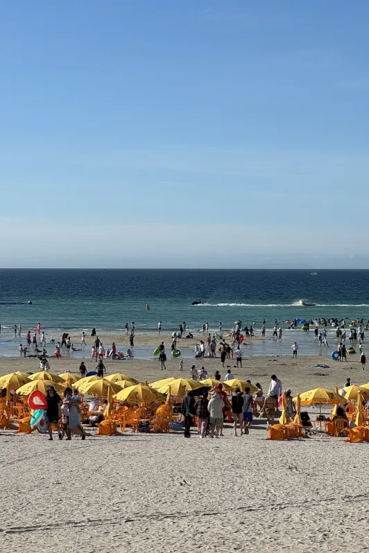 https://d2rzpmb54mcyw0.cloudfront.net/content/guides/jeju/hamdeok-beach4.webp