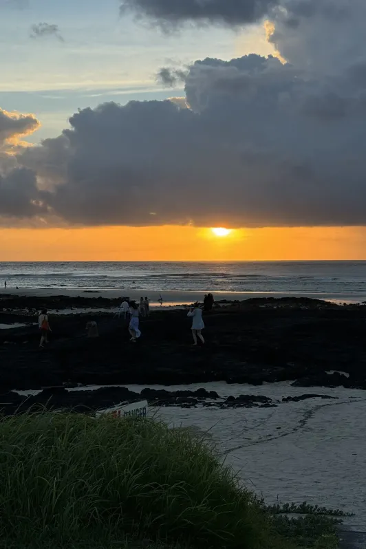 https://d2rzpmb54mcyw0.cloudfront.net/content/guides/jeju/hyeopjae-beach8.webp
