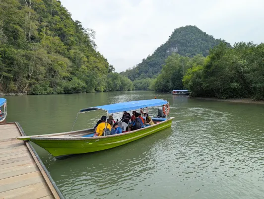 https://d2rzpmb54mcyw0.cloudfront.net/content/guides/langkawi/kilim-geoforest-park3.webp