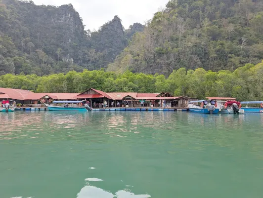 https://d2rzpmb54mcyw0.cloudfront.net/content/guides/langkawi/kilim-geoforest-park5.webp