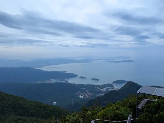 https://d2rzpmb54mcyw0.cloudfront.net/content/guides/langkawi/sky-bridge3.webp