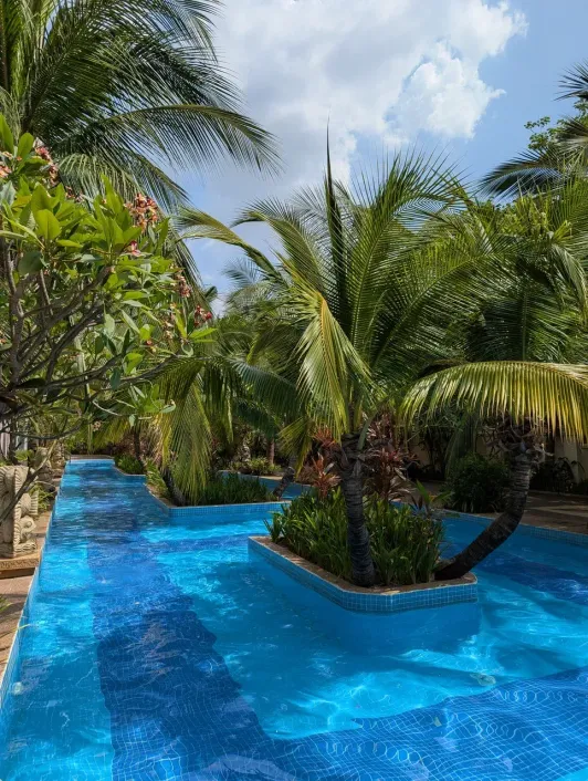 https://d2rzpmb54mcyw0.cloudfront.net/content/guides/phnom-penh/bali-residence2.webp