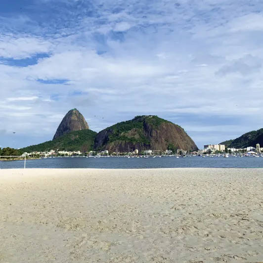 https://d2rzpmb54mcyw0.cloudfront.net/content/guides/rio/botafogo2.webp