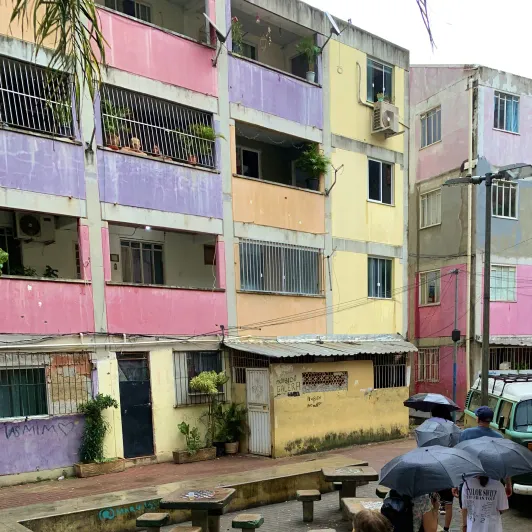 https://d2rzpmb54mcyw0.cloudfront.net/content/guides/rio/rocinha6.webp