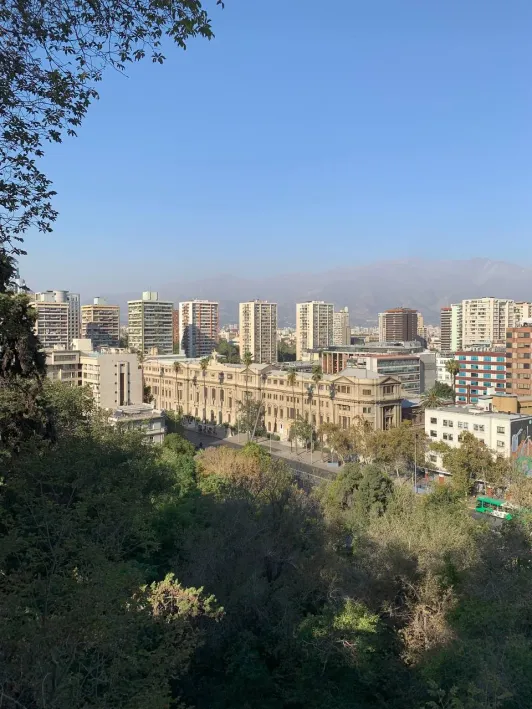 https://d2rzpmb54mcyw0.cloudfront.net/content/guides/santiago/cerro-santa-lucia6.webp