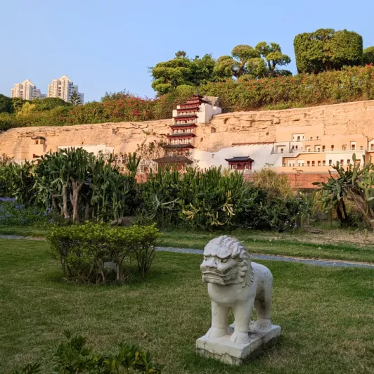 https://d2rzpmb54mcyw0.cloudfront.net/content/guides/shenzhen/chinese-folk-culture-village3.webp