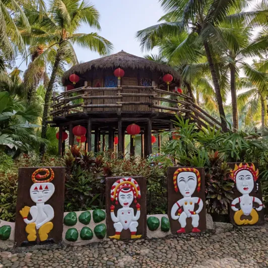https://d2rzpmb54mcyw0.cloudfront.net/content/guides/shenzhen/chinese-folk-culture-village6.webp