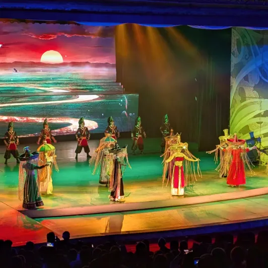 https://d2rzpmb54mcyw0.cloudfront.net/content/guides/shenzhen/chinese-folk-culture-village7.webp