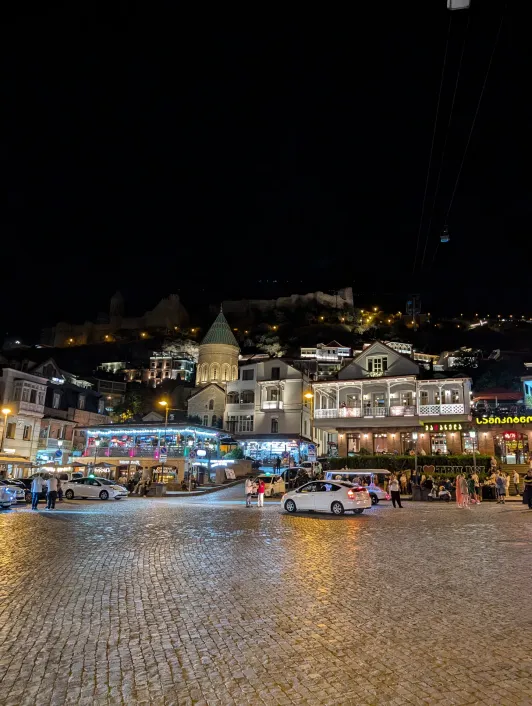 https://d2rzpmb54mcyw0.cloudfront.net/content/guides/tbilisi/old-city3.webp