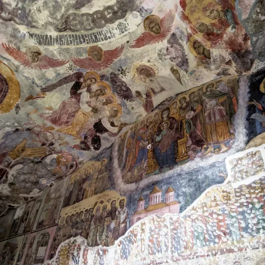 https://d2rzpmb54mcyw0.cloudfront.net/content/guides/trabzon/panagia-sumela3.webp