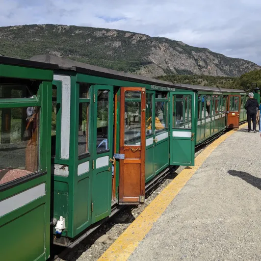 https://d2rzpmb54mcyw0.cloudfront.net/content/guides/ushuaia/prison-train3.webp