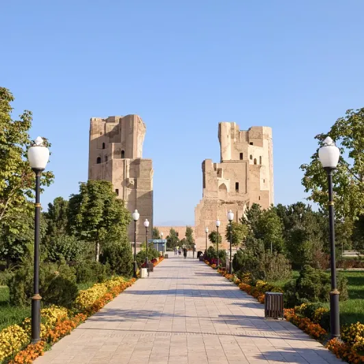 https://d2rzpmb54mcyw0.cloudfront.net/content/guides/uzbekistan/aksaray2.webp
