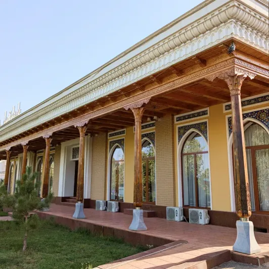 https://d2rzpmb54mcyw0.cloudfront.net/content/guides/uzbekistan/aksaray4.webp