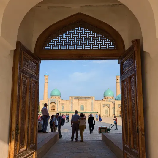 https://d2rzpmb54mcyw0.cloudfront.net/content/guides/uzbekistan/hazratimam2.webp