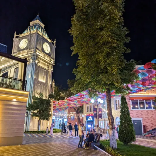 https://d2rzpmb54mcyw0.cloudfront.net/content/guides/uzbekistan/magic-city3.webp