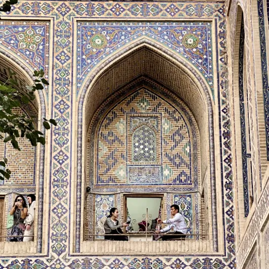 https://d2rzpmb54mcyw0.cloudfront.net/content/guides/uzbekistan/registon5.webp