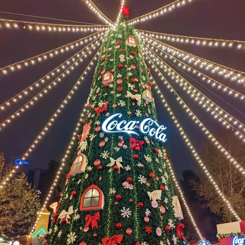 Checkin 'Cold Hands, Warm Heart' Cristmas Market — Fountains Square, Baku, Azerbaijan 1