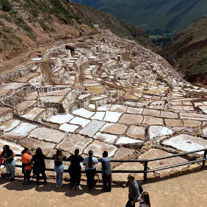 Travel guide to Cusco and its surroundings